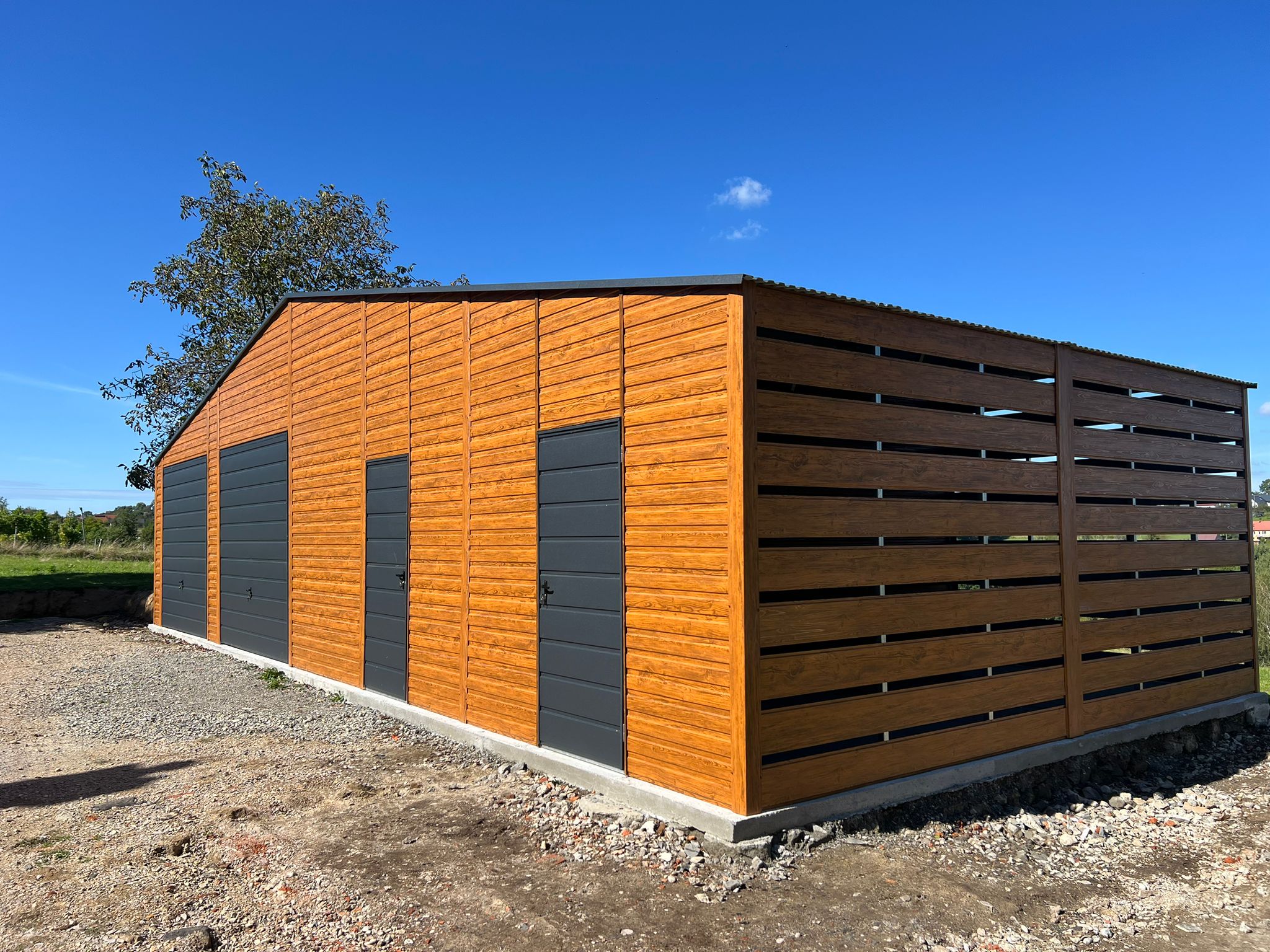 garazblaszany14x6drewnopodobnyrivetstal