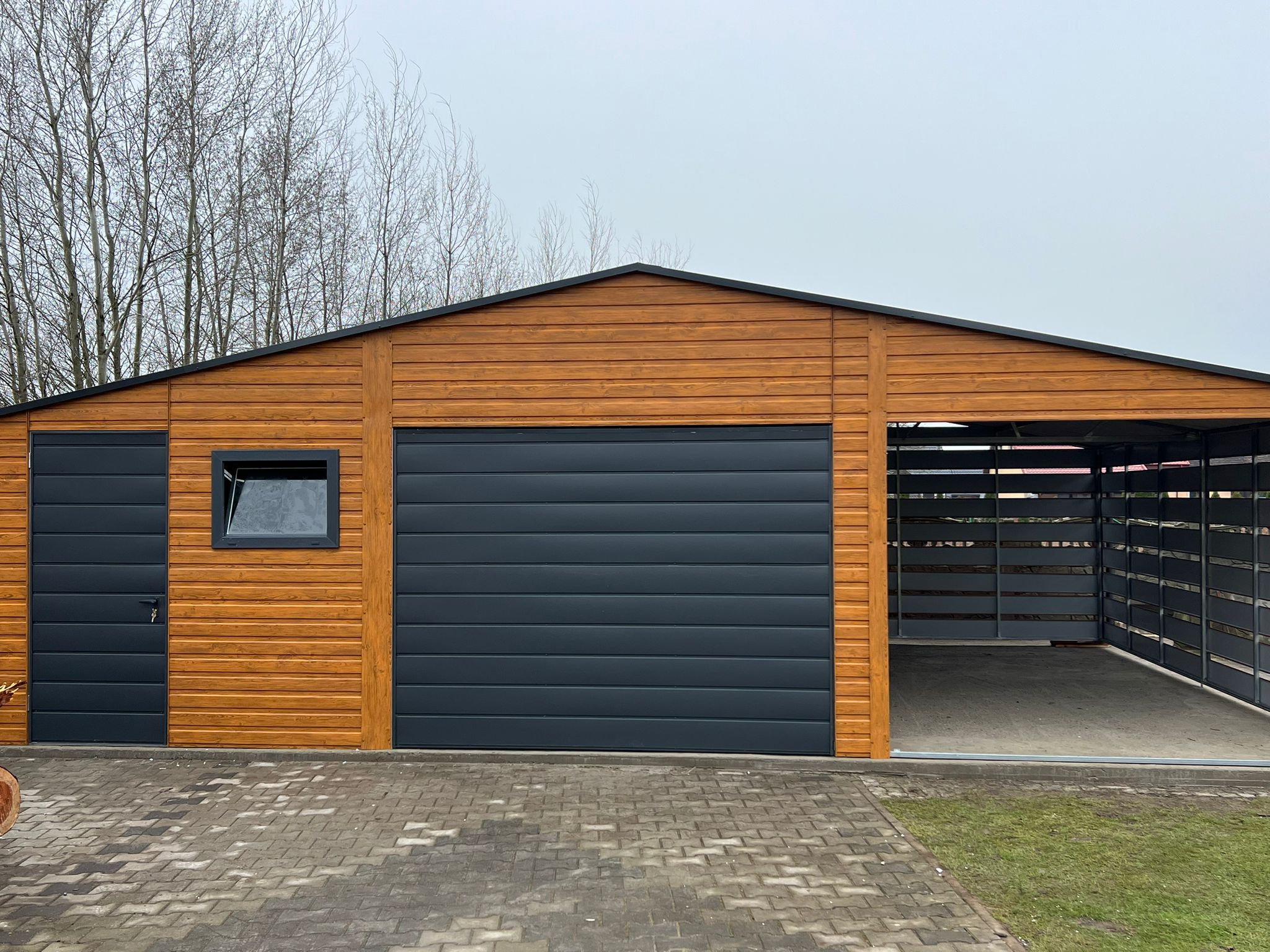 garazblaszany9x6zwiatadrewnopodobnyrivetstal